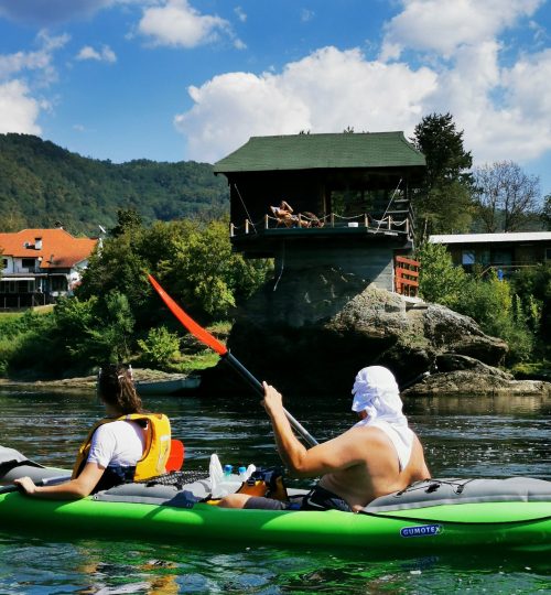 Kajak kucica na Drini